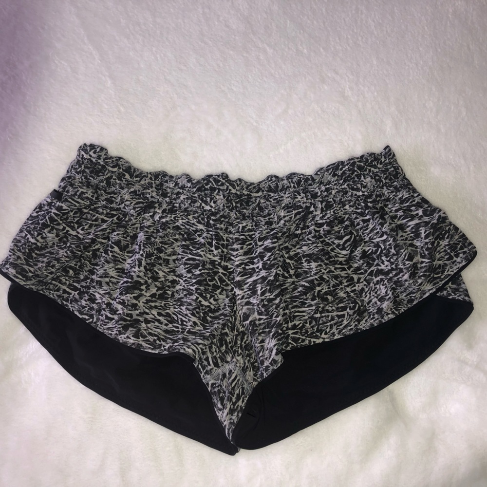 Lululemon stretch board short size 6
